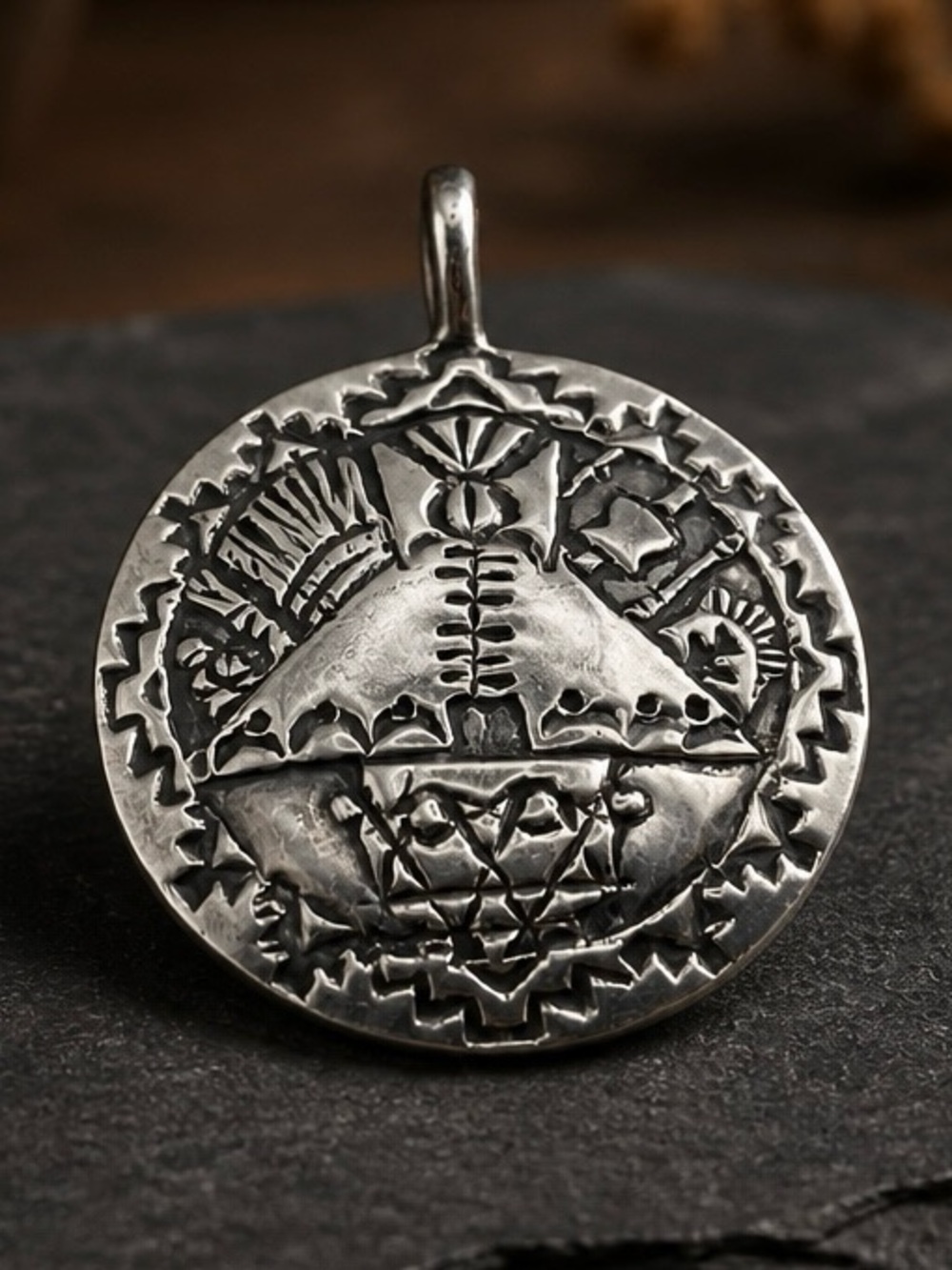 Vintage Story teller style 925 Sterling Silver Medallion Pendant